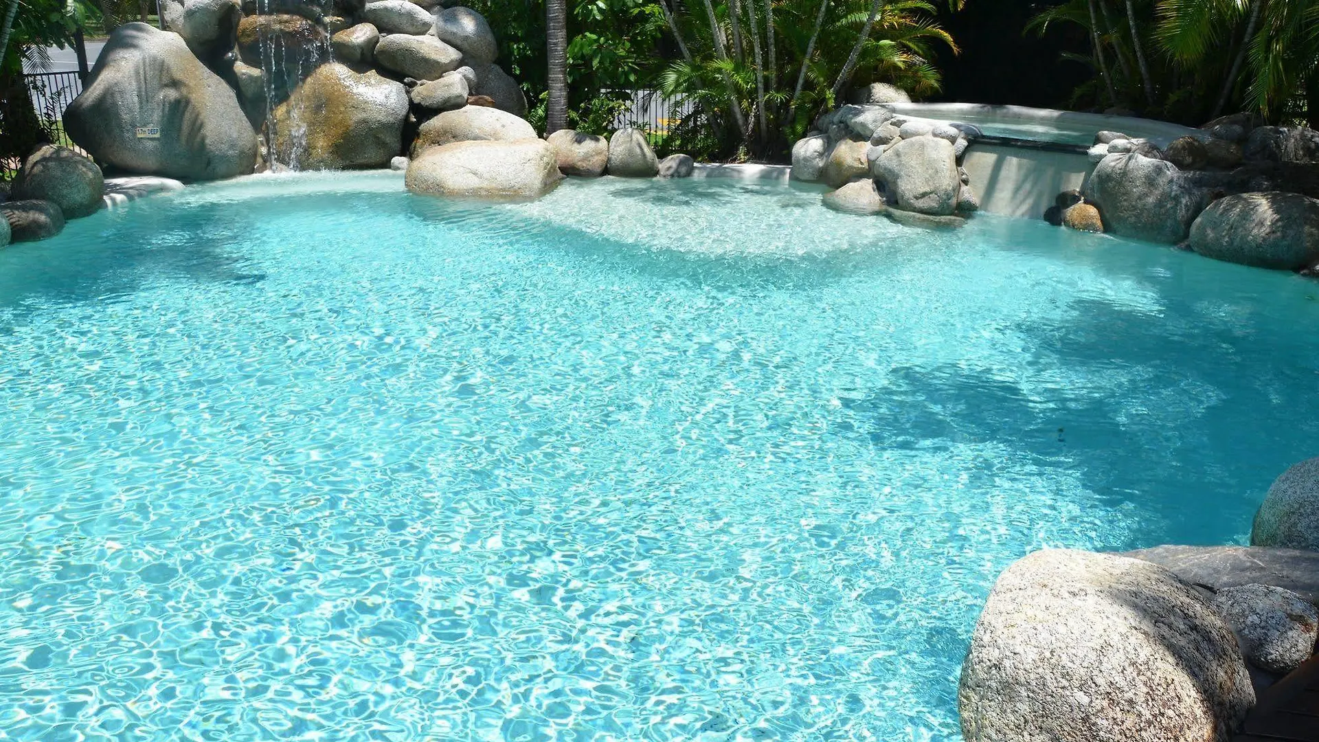 Beach Terraces Aparthotel Port Douglas